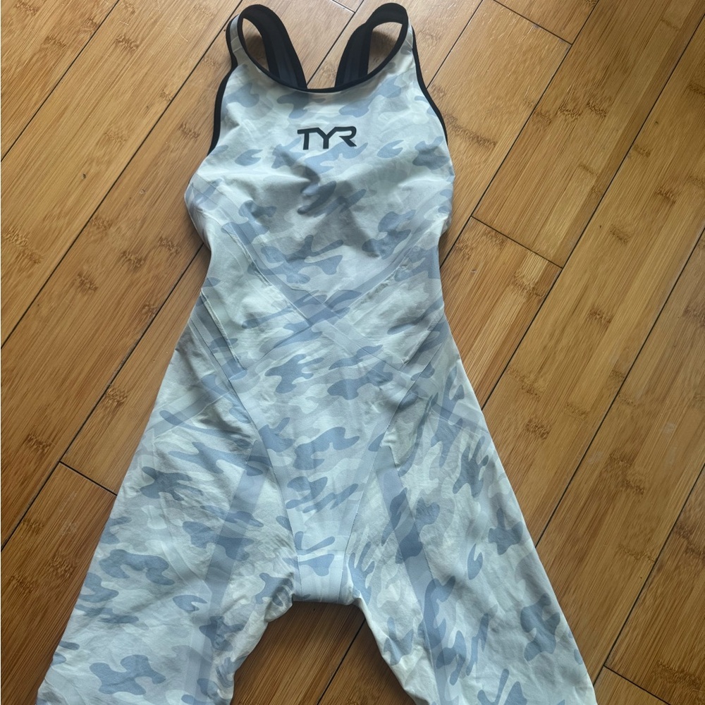 TYR Gray and White Camouflage Techsuit Size 22
